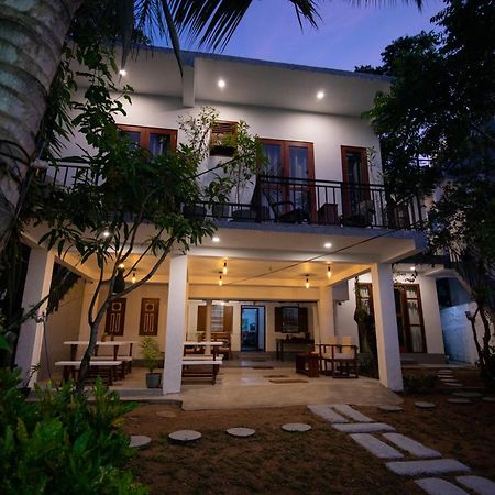 Light House Beach Home Matara Exteriör bild