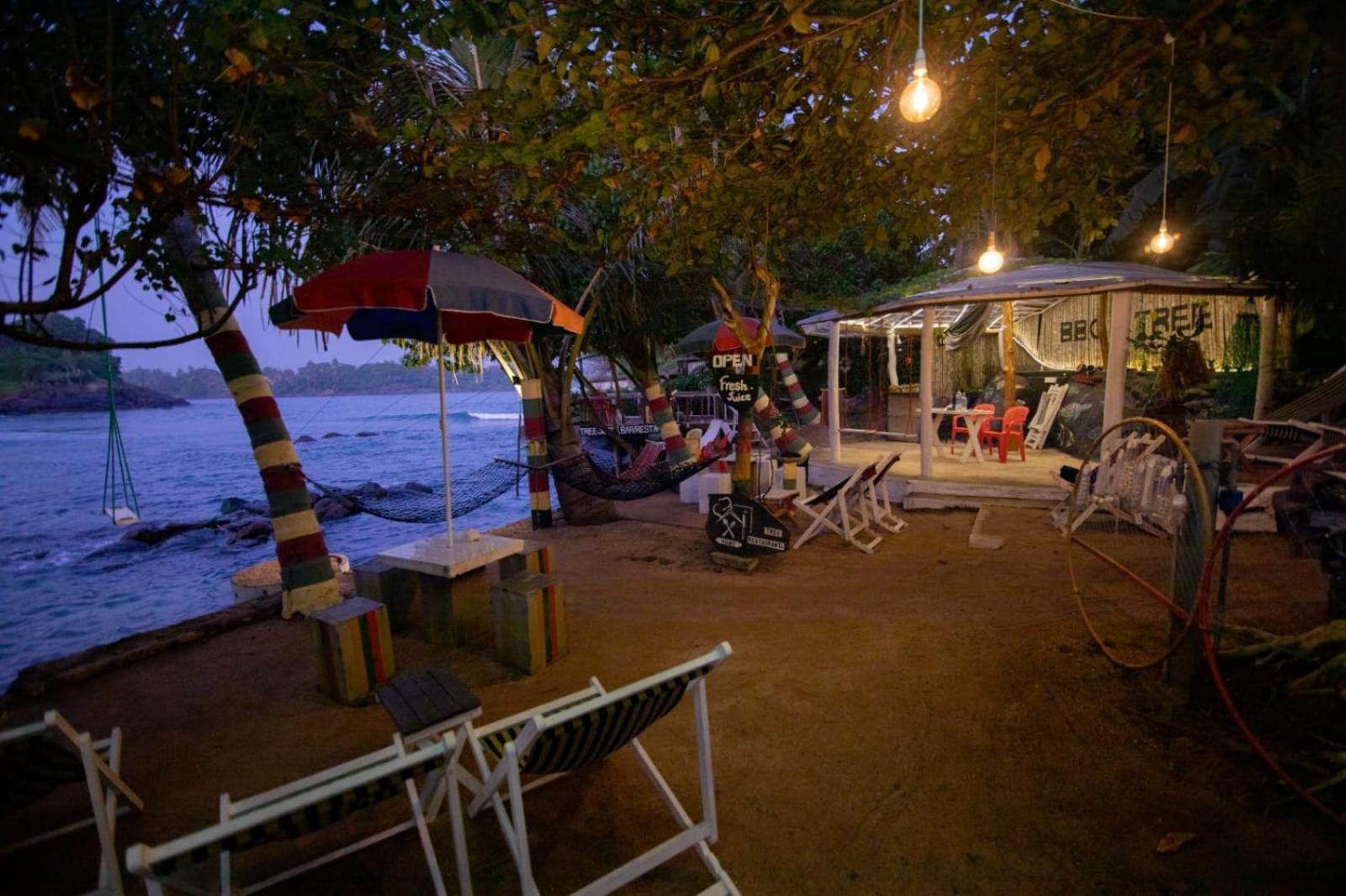 Light House Beach Home Matara Exteriör bild